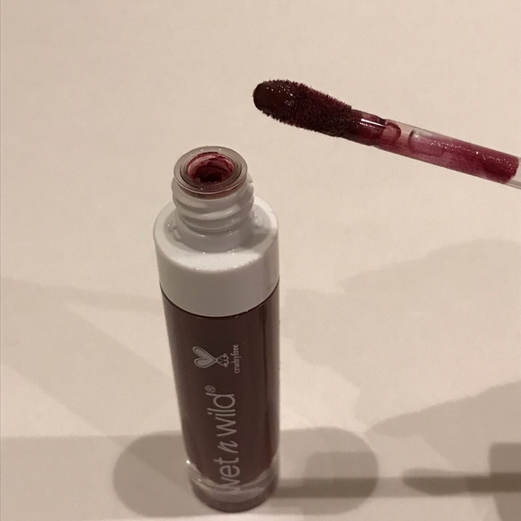 Wet n wild megalast liquid catsuit - Picture 2 of 3